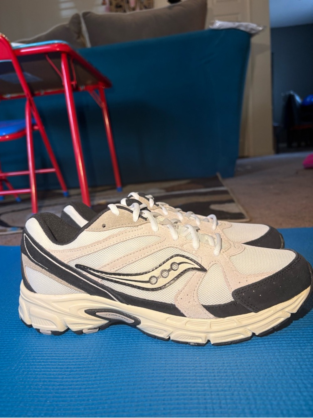 Saucony Sneakers Men’s 9.5 New Without Box Beige Black Running Shoes